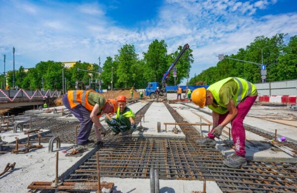 Реконструкция Воробьевского путепровода в Москве завершена на 60%