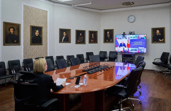 Ольга Любимова представила Владимиру Путину отчет о деятельности филиалов творческих вузов и культурных учреждений на Дальнем Востоке