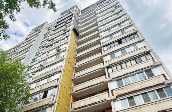 На Первомайской улице начался капитальный ремонт трех жилых домов
