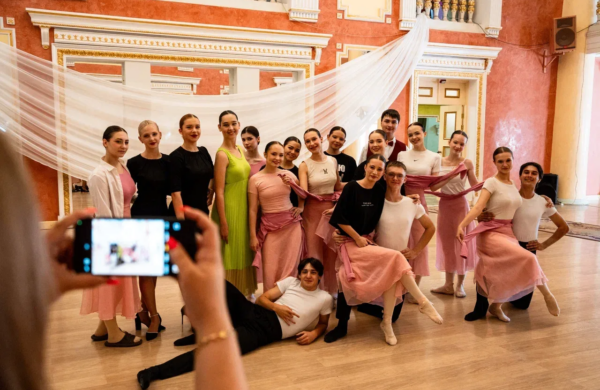 В ДНР впервые отметили День молодых специалистов культуры «Шаг в искусство»
