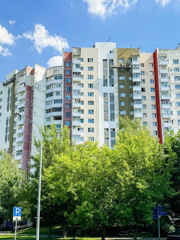 На Воронежской улице капитально ремонтируют девять жилых домов с применением современных технологий
