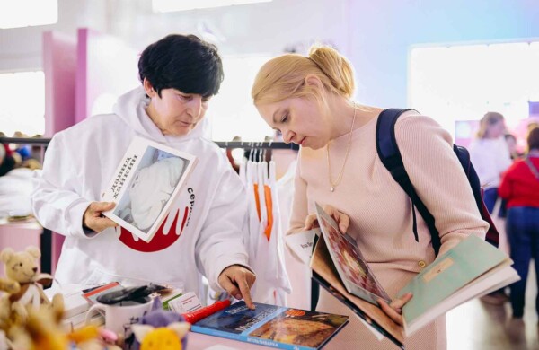 Москвичи могут передать книги детям, находящимся на длительном лечении