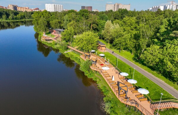 Две зоны отдыха у воды обустроили на северо-востоке Москвы