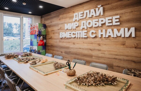 Горожане изготовят в «Добрых местах» маскировочные сети и чехлы для шлемов