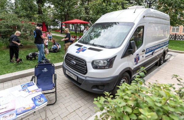 В летнем клубе «Москва» открылся фестиваль «Моспитомец × Четвероногий друг»