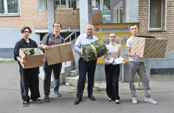 Более 90 гуманитарных поездок организовали в зону СВО жители юга столицы