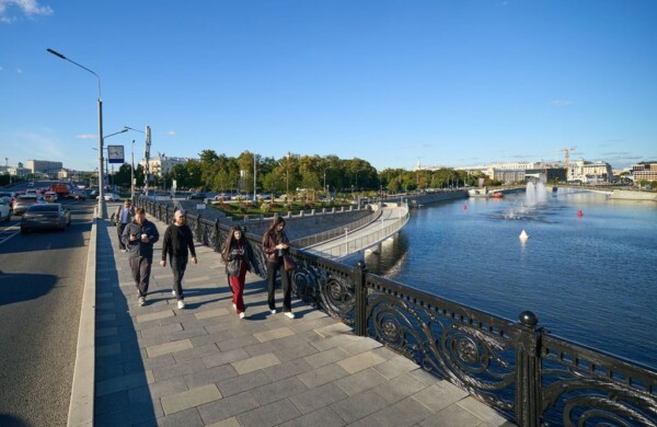 Москвичи голосуют за имя нового пешеходного моста на Болотной набережной