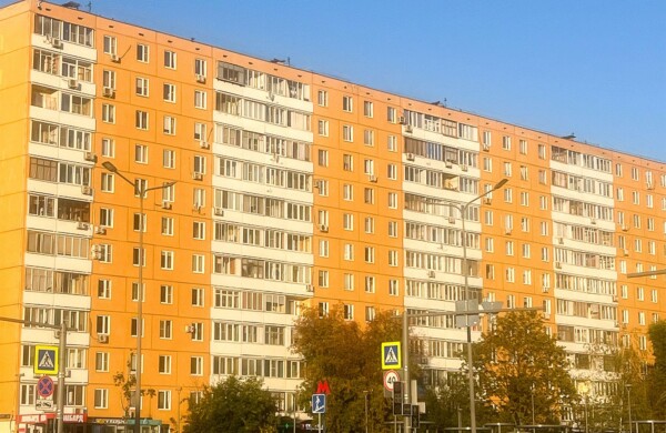Более 380 домов в осенних оттенках обновили в Москве за пять лет