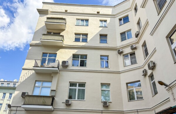 Три исторических доходных дома обновляют в центре Москвы