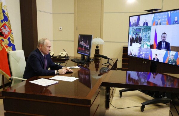 Путин и Собянин открыли первый в России кластер по производству электробатарей