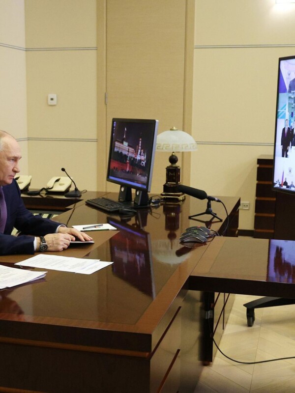 Путин и Собянин открыли первый в России кластер по производству электробатарей