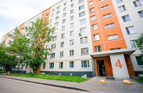 Более 550 фасадов жилых домов обновили в Москве с начала года