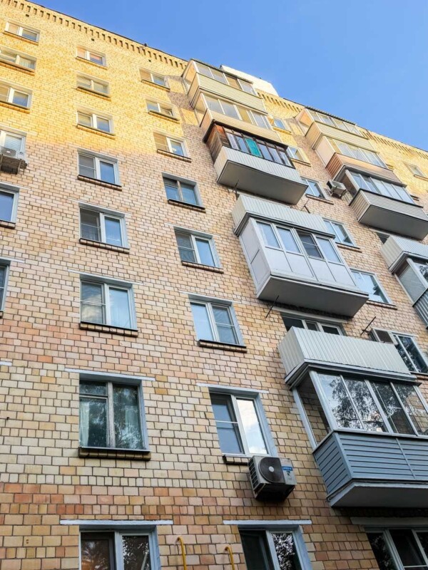 В Москве завершается капремонт трех домов с декоративными фризами