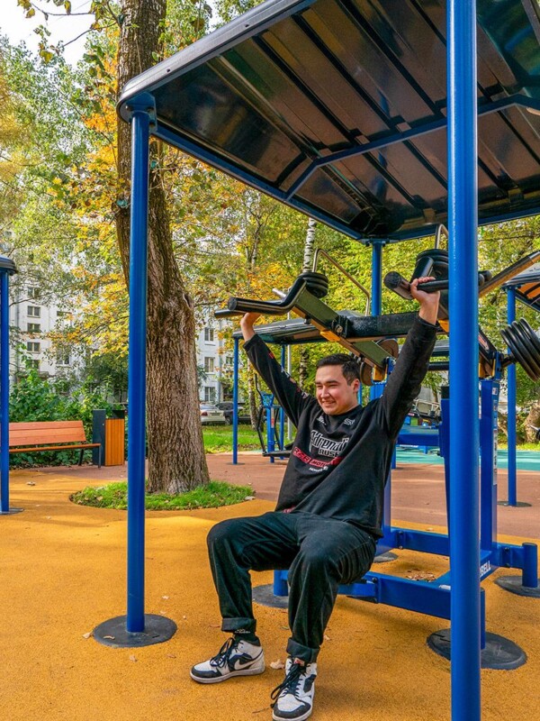 В двух кварталах района Перово обновили детские и спортивные площадки