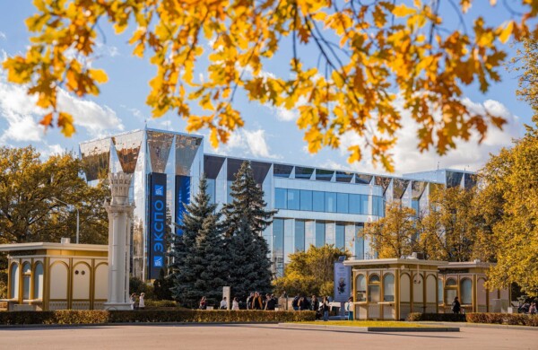 Коллекции спортивной одежды российских дизайнеров представят на ВДНХ